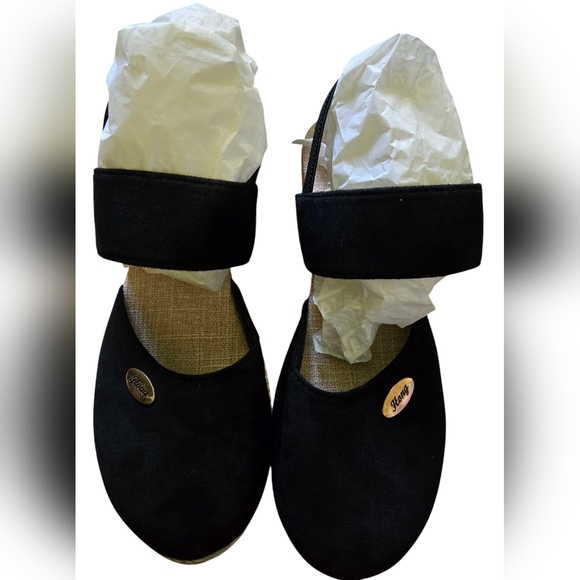 🌞NWT Shein Black Wedge Sandals - Picture 1 of 5